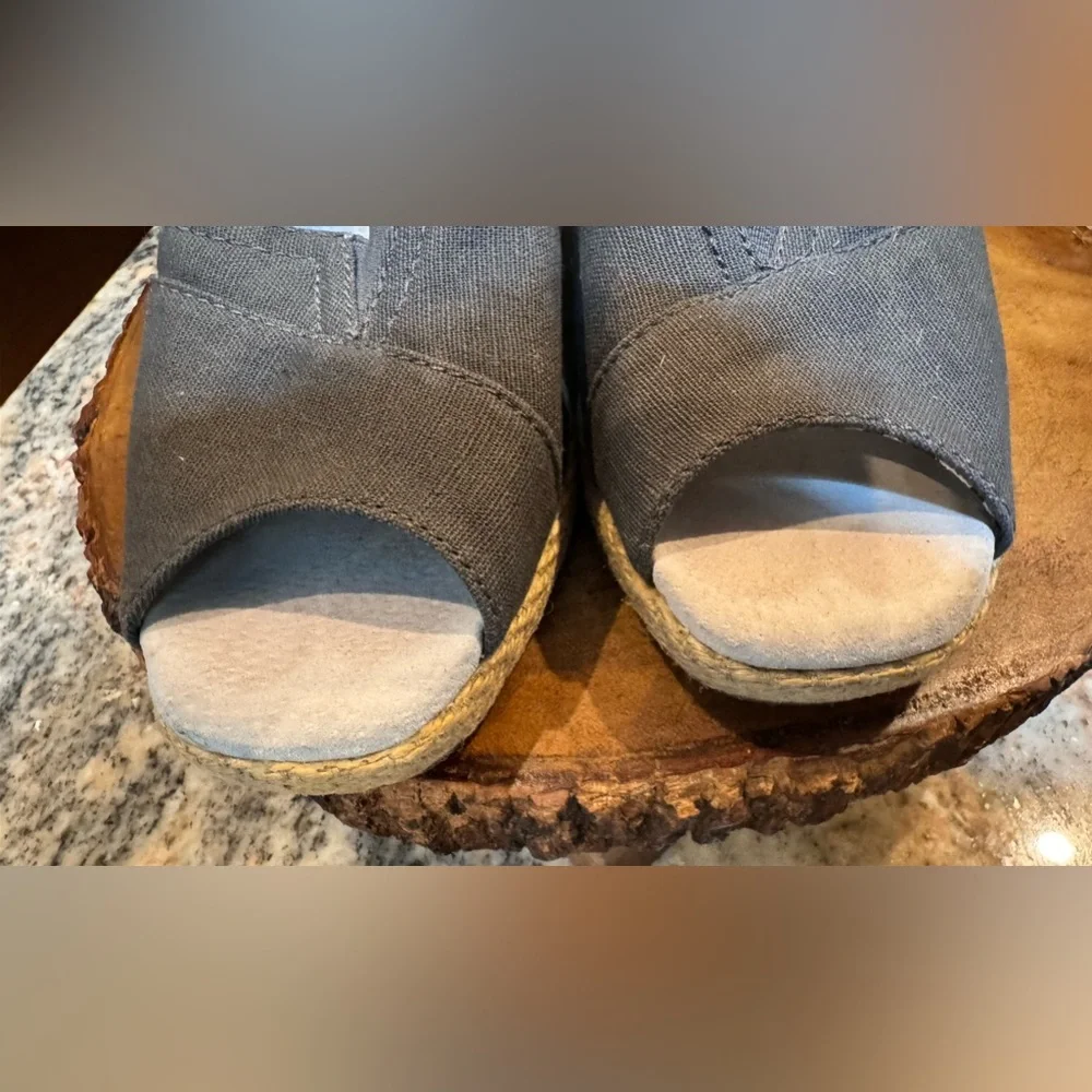 Toms wedge espadrilles